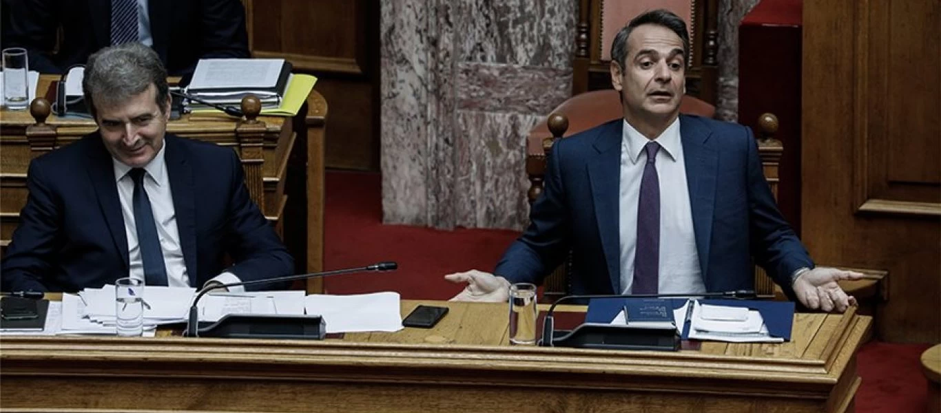 Το «μενού» στη Βουλή είχε πηγαδάκια, υψηλούς τόνους και... το δέσιμο κορδονιών του Α.Τσίπρα (φώτο)